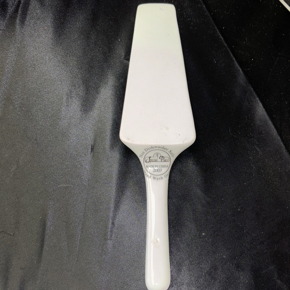 Cake Server - Picture 3 of 4
